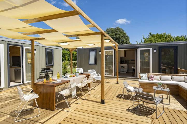 Mobil home pour 10 personnes, avec jardin ainsi que piscine et terrasse, animaux acceptés à Saint-Crépin-et-Carlucet - 2