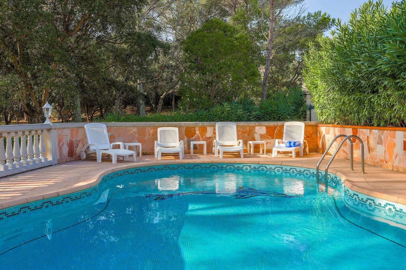 Villa 'Rez De Jardin Dans' with Private Pool, Private Terrace and Wi-Fi in Saint-Raphaël, Mediterranean Coast (France)