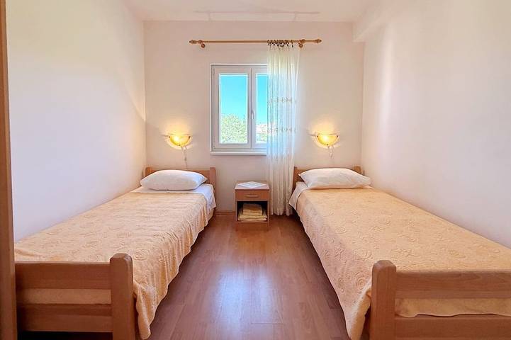 Appartement entier, Appartement de deux chambres avec la terrasse et la vue sur le mer Silo, Krk in Silo (Krk), Krk
