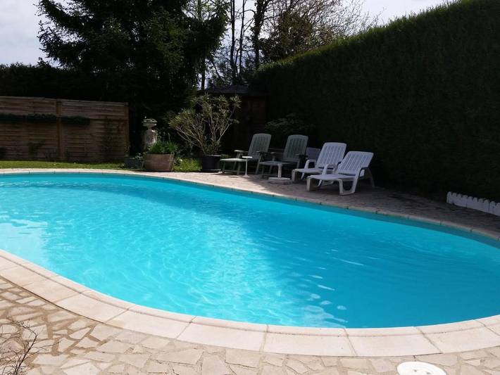 Location de vacances pour 6 personnes, avec terrasse et jardin à Thury - 4