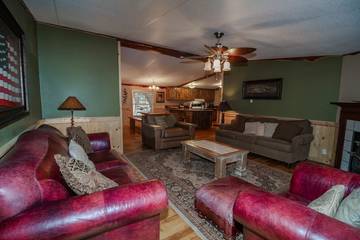 Blockhütte für 24 Personen in Texas Hill Country, Texas, Bild 1