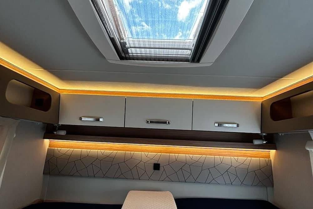 Vaaroom London Explorers' Pod in Havering, London