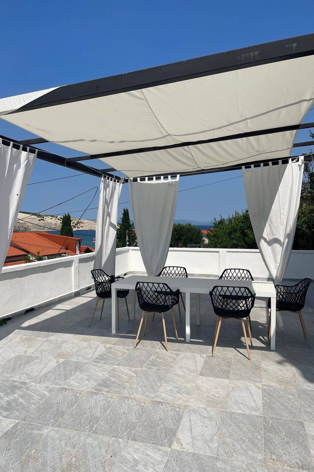 Ganze Wohnung, Mit Blick auf das Wasser in Lopar, Rab