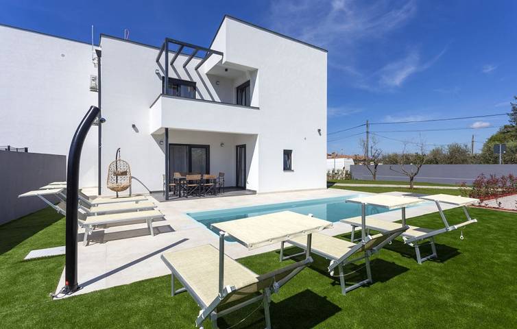 Villa für 6 Personen, mit Terrasse und Garten in Fazana