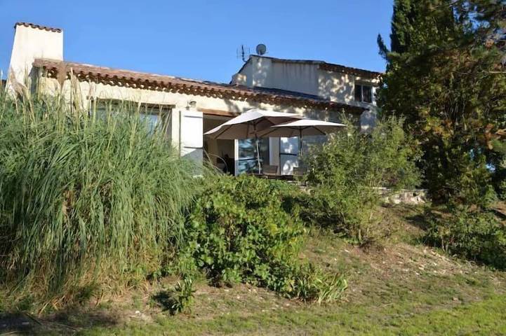 Maison en pleine nature Les Gavottes in Revest-des-Brousses, Parc naturel régional du Luberon