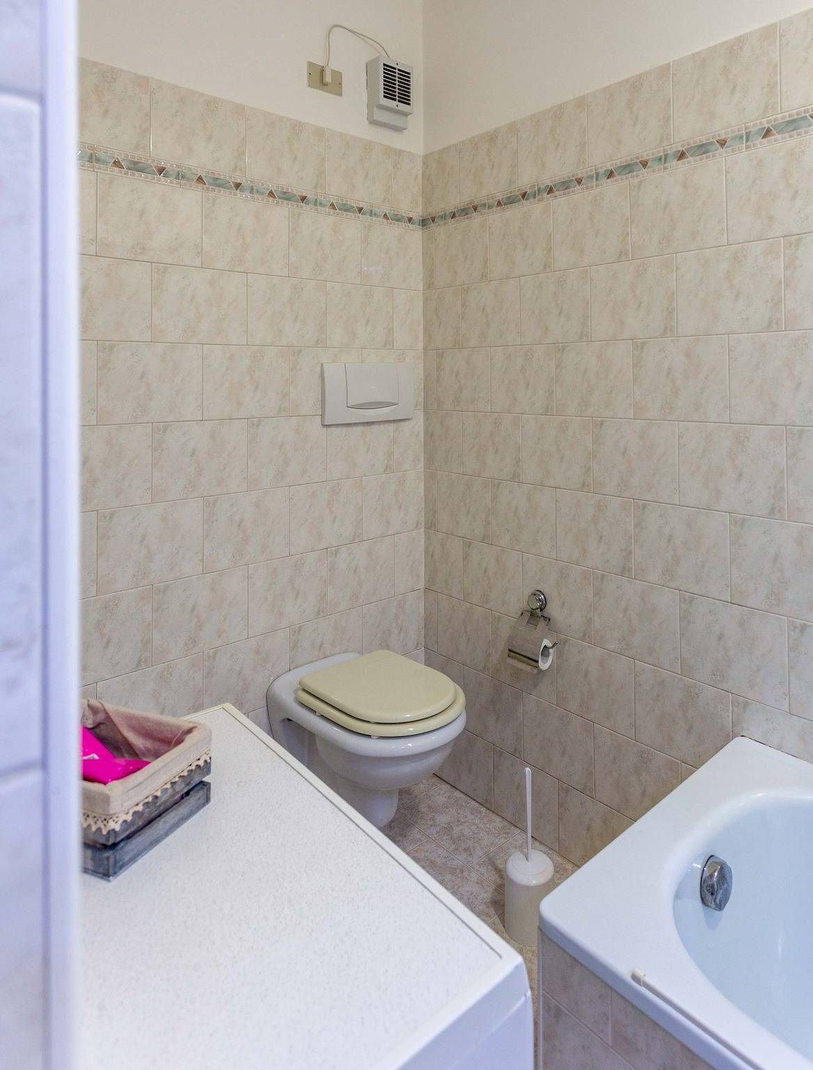 Appartement 'More A Due Passi Dal Lago' met Bergzicht en Balkon, foto 11