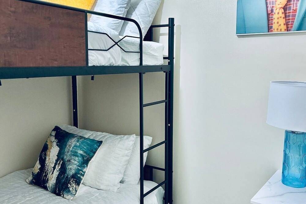 Holiday Home with Parking , Near Colchester Zoo in Colchester, Essex