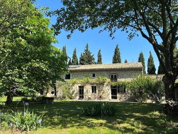 Gîte pour 9 personnes, avec jardin, animaux acceptés à Marsanne