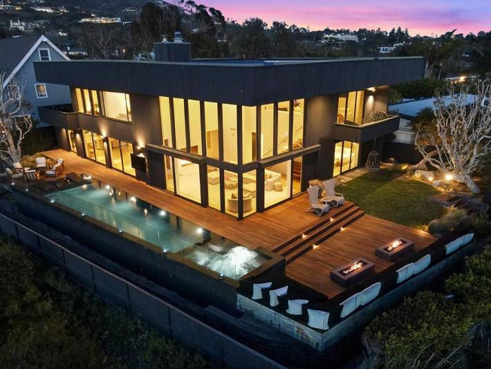 Villa für 8 Personen, mit Sauna und Whirlpool sowie Pool und Garten in Malibu