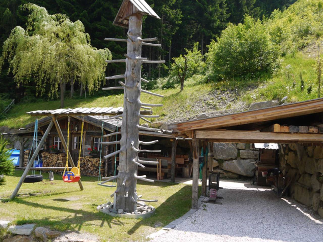Ganze Ferienwohnung, Alberta's Ferienhaus - Ferienwohnung 3 - Balkon in Villgratner Berge, Heinfels