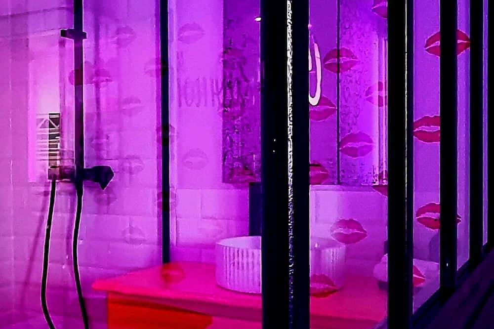 Entire apartment, Colorroom31/ Love Room/ Nuit Insolite/ Spa/ Tantra/ Love in Rouffiac-Tolosan, Haute-Garonne