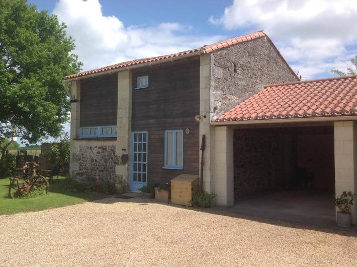 Cottage pour 5 personnes, avec piscine et jardin, adapté aux familles à Cersay