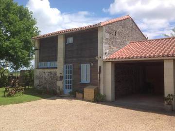Cottage pour 5 personnes, avec piscine et jardin, adapté aux familles dans Val en Vignes