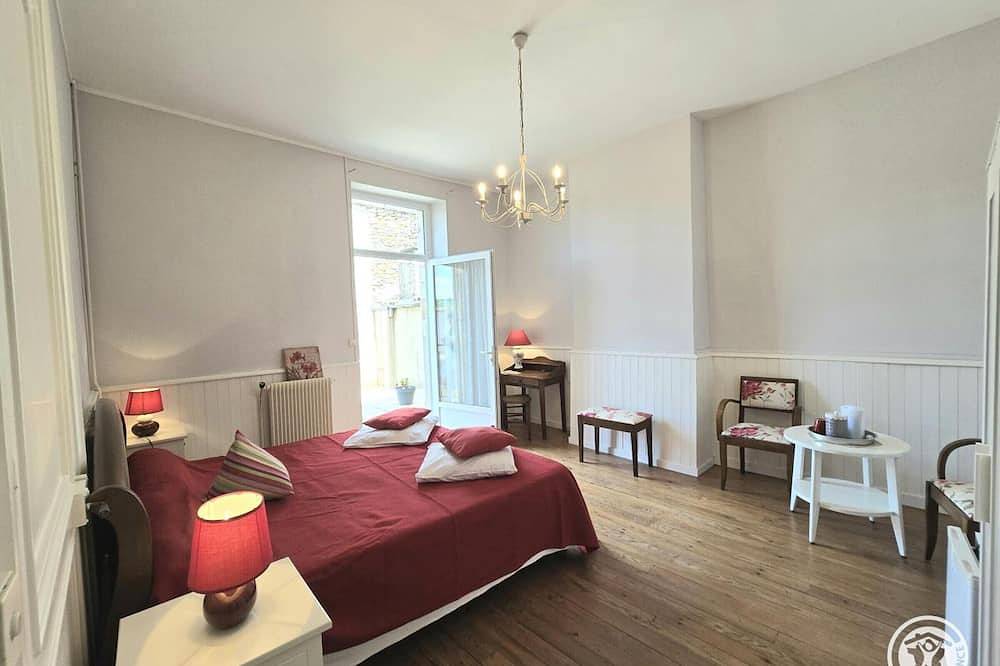 Appartement entier, Maison avec terrasse sur le toit, au cœur du Périgord in Villefranche-du-Périgord, Périgord Noir