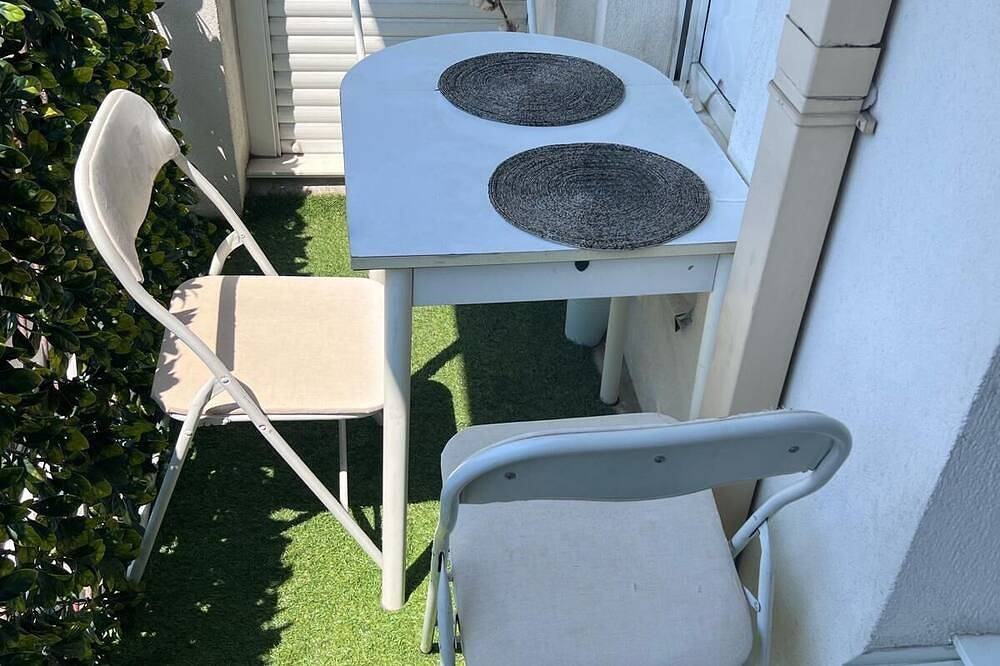 Ganze Wohnung, 2-bedroom apartment, private parking, near subway station in Créteil, Val-de-Marne