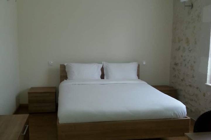 Gîte pour 10 personnes, avec terrasse à Thésée - 2