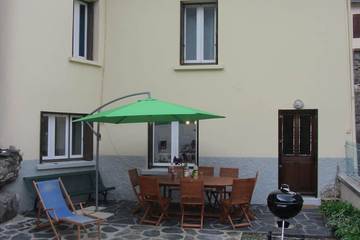 Gîte pour 11 personnes, avec sauna et jacuzzi ainsi que terrasse et jardin à Perles-et-Castelet