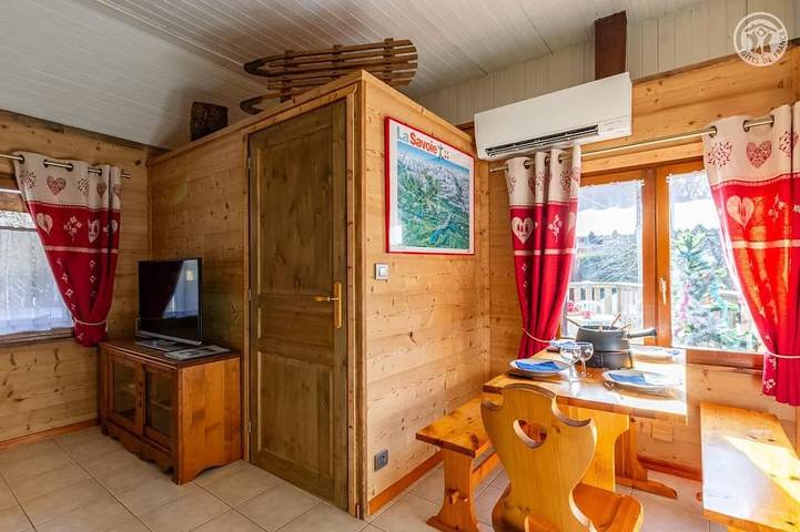 Location de vacances pour 4 personnes, avec balcon à Marthod