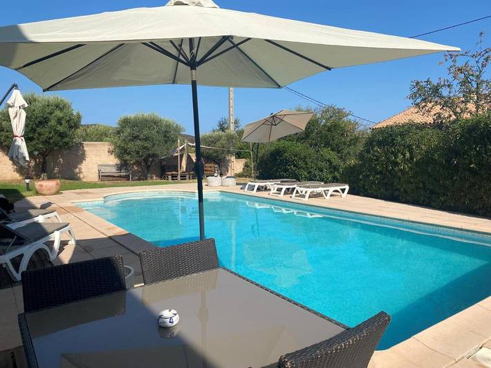 Chambre d’hôte pour 2 personnes, avec jardin ainsi que piscine et vue