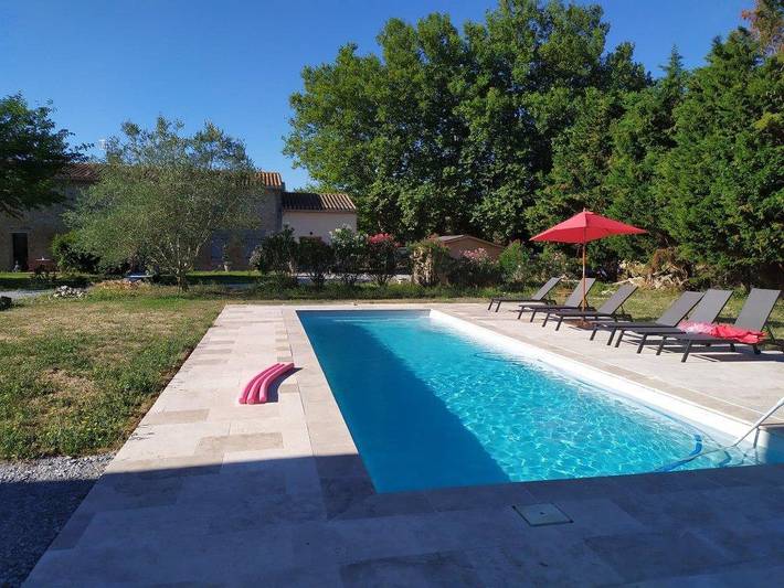 Gîte pour 6 personnes, avec Terrasse ainsi que Jardin et Piscine