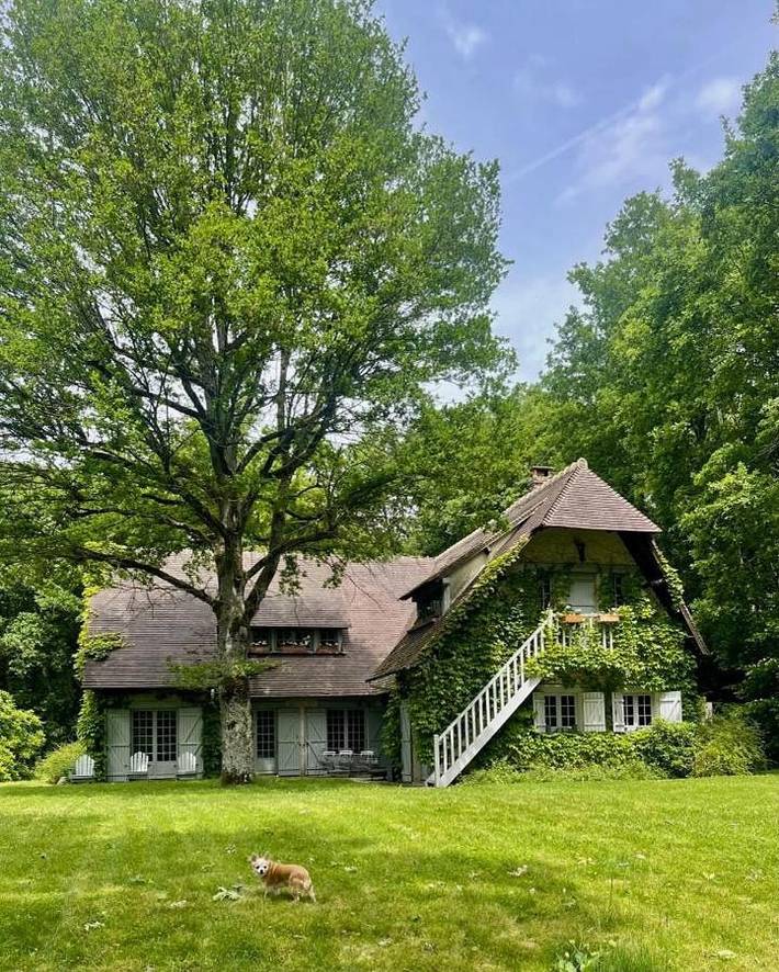 Cottage pour 13 personnes, avec vue et terrasse, animaux acceptés à Berchères-sur-Vesgre