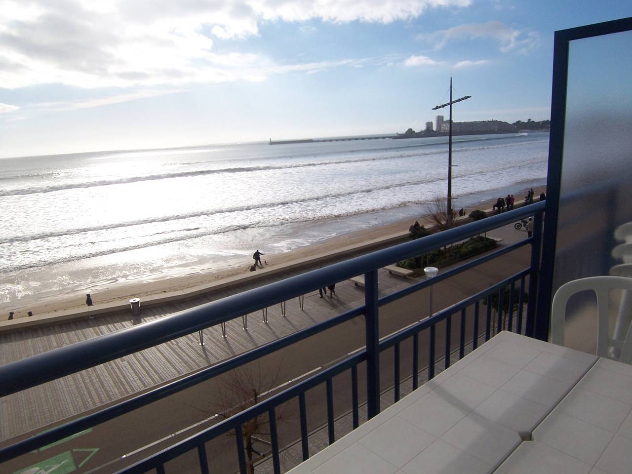Entire studio, Seafront Studio with Balcony, Close to Beach and Center in Les Sables-d'Olonne, Vendée