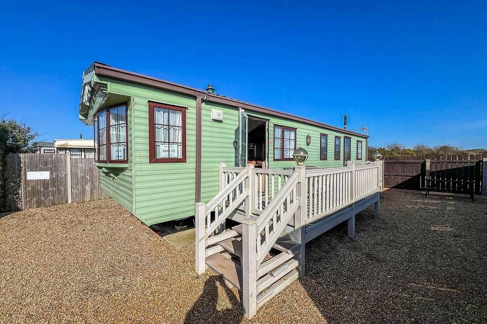 6 berth dog friendly caravan in Hunstanton, minutes from the beach ref 13013L in Hunstanton, Norfolk Coast