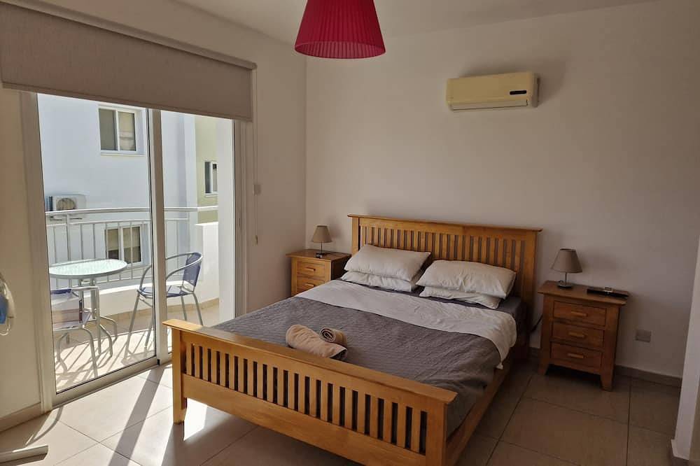 Ganze Wohnung, Beautiful Modern ,Apartment in Larnaca Area, Stunning terrace area & Wifi, Pools in Πύλα, Larnaca Bezirk