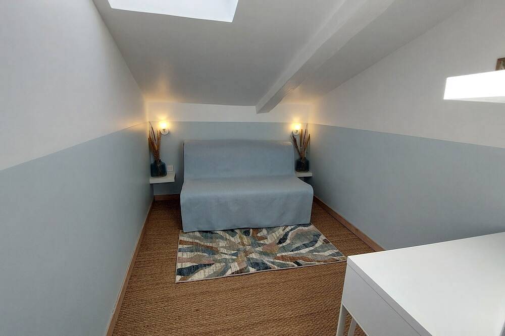 Appartement entier, La campagne à la mer : T3 à l'étage d'1 maison provençale avec grand extérieur in La Cadière-d'Azur, Côte méditerranéenne (France)