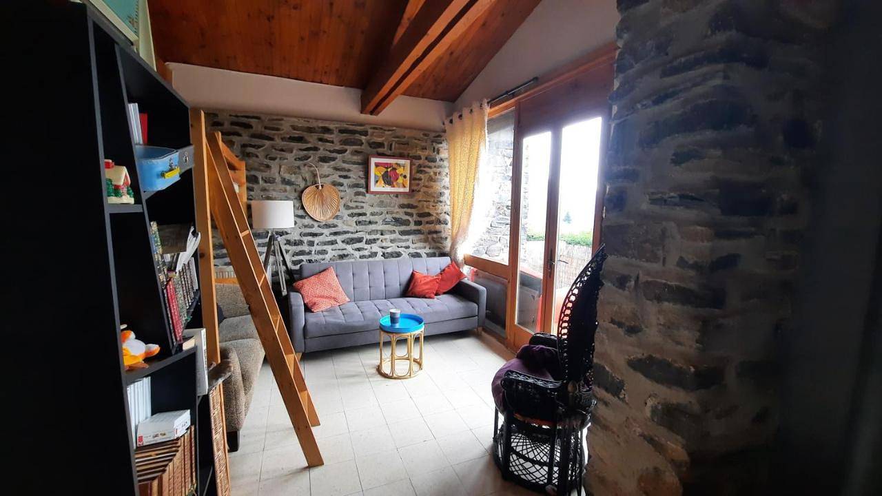 Three-Bedroom House in Le Pertuis, Haute-Loire