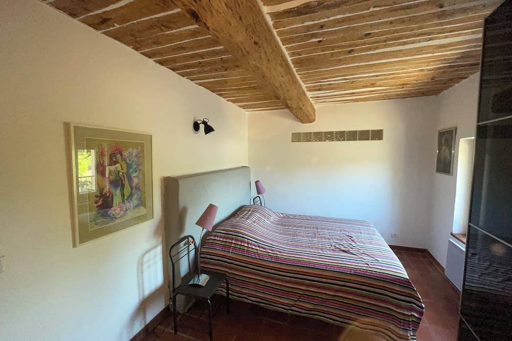 Charming country house with swimming pool, in a peaceful setting to recharge your batteries! in Figanières, Draguignan region
