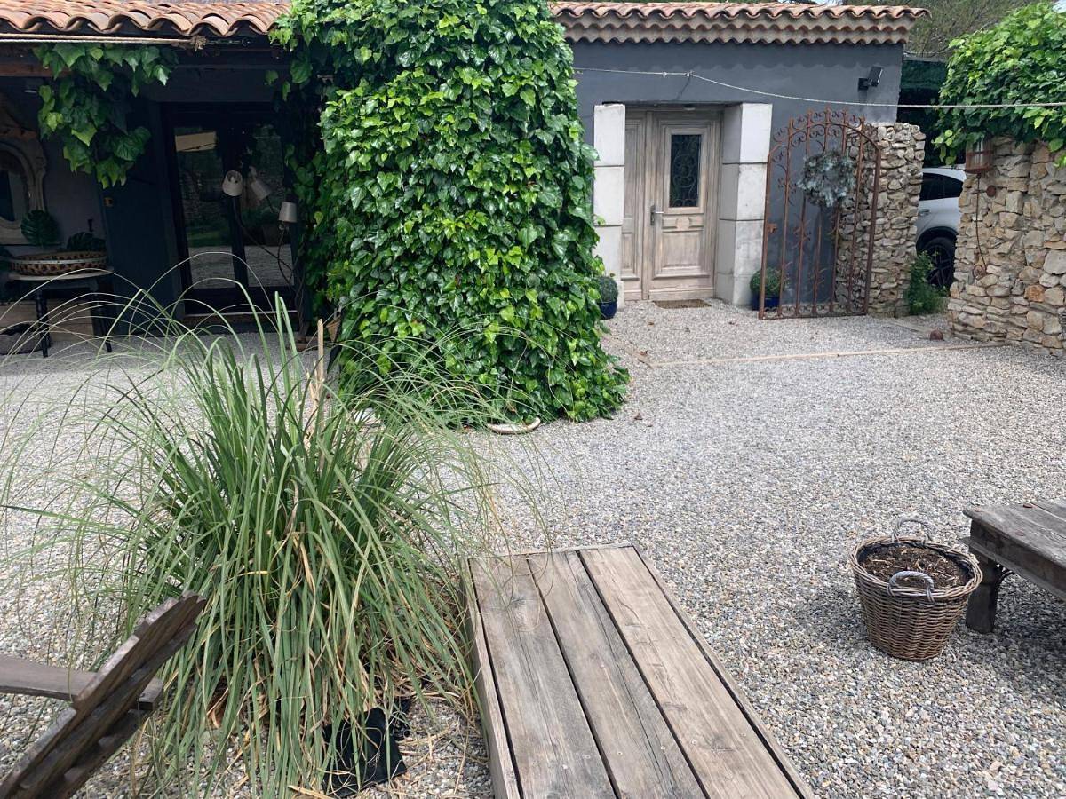 La Noccemada, Bastide secrète et Table Gastronomique in Saint-Julien, Région de Brignoles