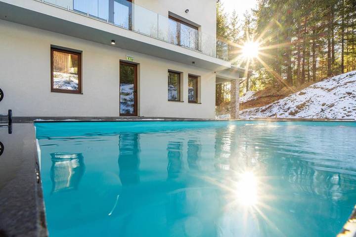 Villa pour 33 personnes, avec Balcon et Jacuzzi ainsi que Terrasse et Jardin en Roumanie - 4