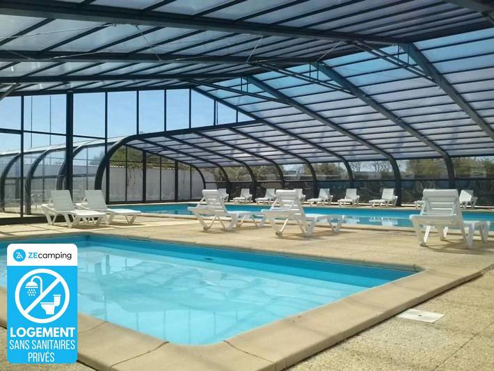 Tente pour 2 personnes, avec sauna ainsi que bassin pour enfant et jacuzzi