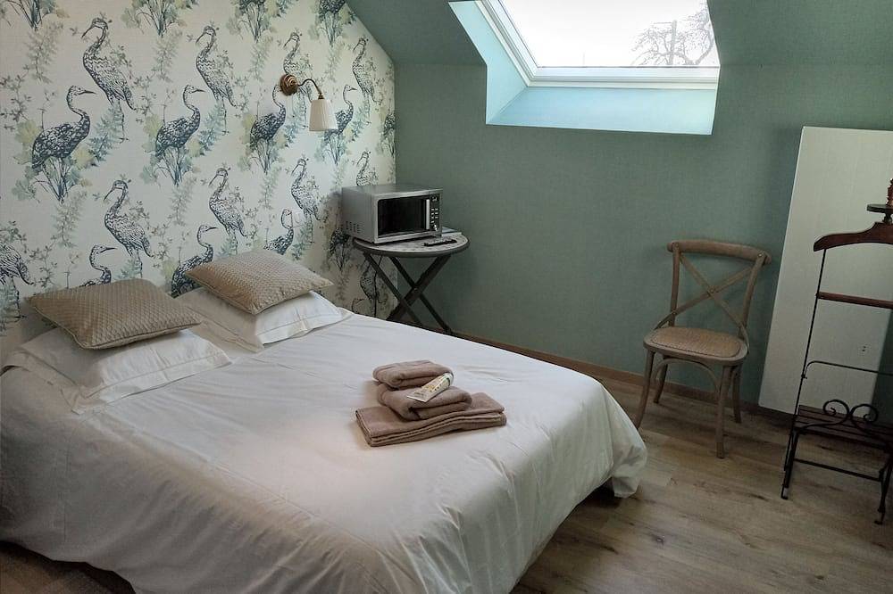 5 Rooms For A Green Vacation in Avesnes-sur-Helpe