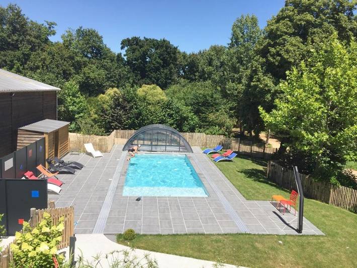 Location de vacances pour 7 personnes, avec vue ainsi que jardin et piscine, adapté aux familles à Landeronde