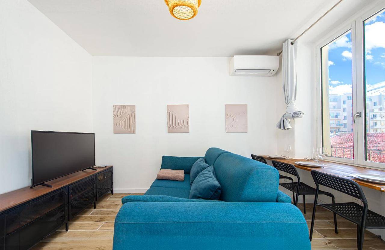 Appartement entier, Nice, 3-room refurbished apartment near train station in Nice, Côte méditerranéenne (France)
