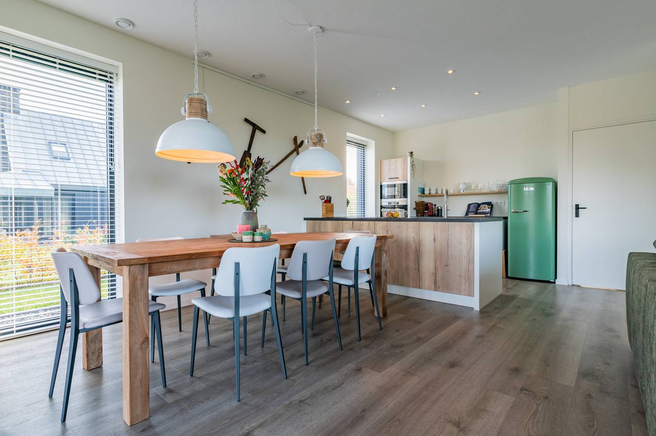 Geräumige Villa für 8 Personen mit Bootsteg und Grill in einem Ferienpark in Friesland in Sint Nicolaasga, Friesland