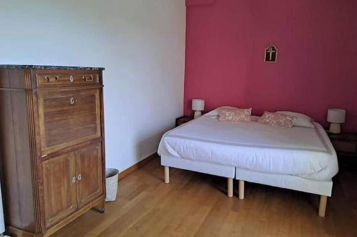 Location de vacances pour 10 personnes, avec jardin à Vairé - 2