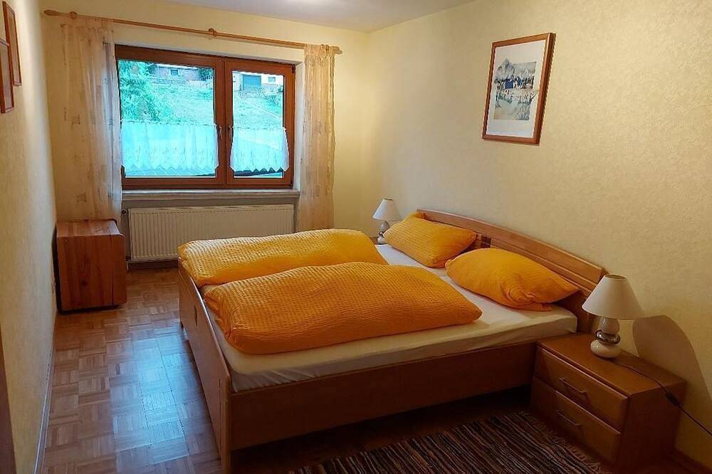 Ganze Wohnung, 4-Bettwohnung 2 Personen mit 2 Schlafzimmern - Ferienwohnung Gorges in Neumagen-Dhron, Bernkastel-Kues & Umgebung