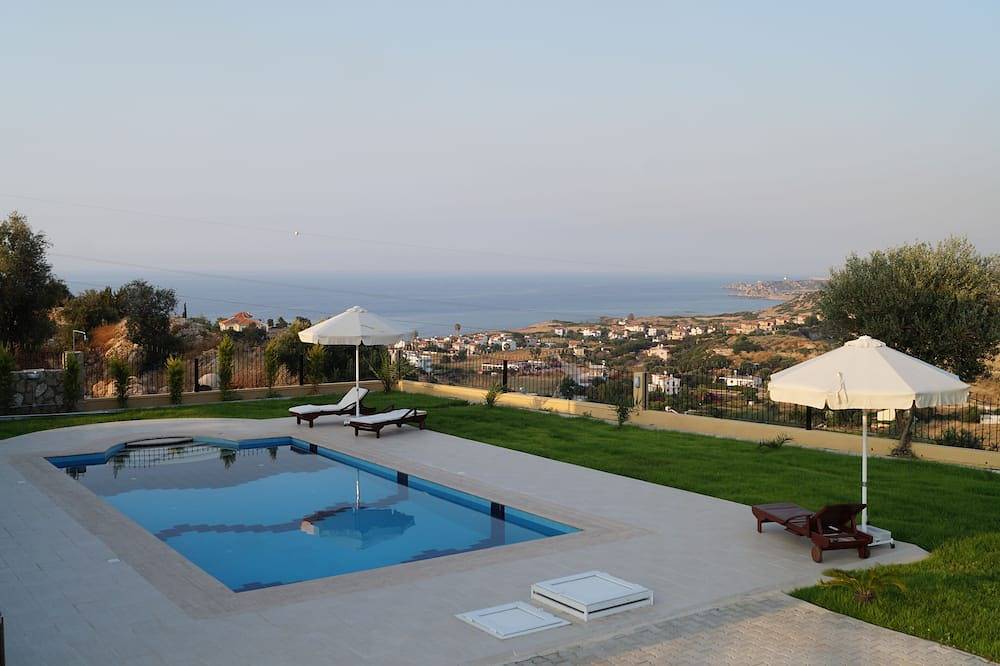 5-bedroom villa with private swimming pool and incredible mountain & beach views in Northern Cyprus