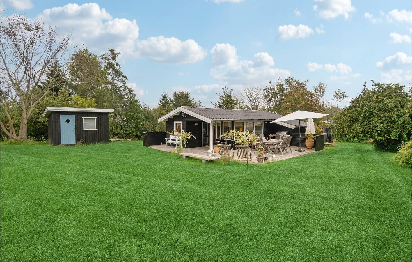 Vacation house for 6 people with yard in Vellerup, Skibby