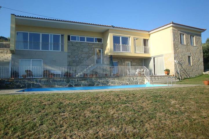 Gîte pour 11 personnes, avec jardin à Arouca - 4