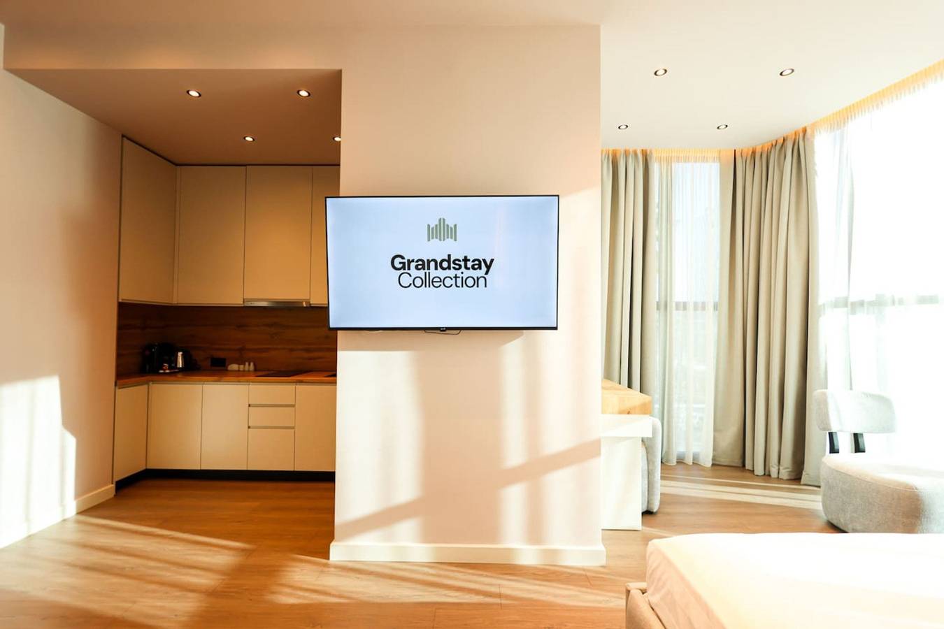 Geheel appartement, Zins Luxury Apartment 07 in Durrës (stad), Albanië