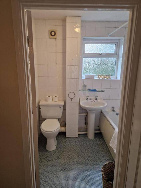 Comfortable 2Br Home-Free Parking-Great Location in Sunderland