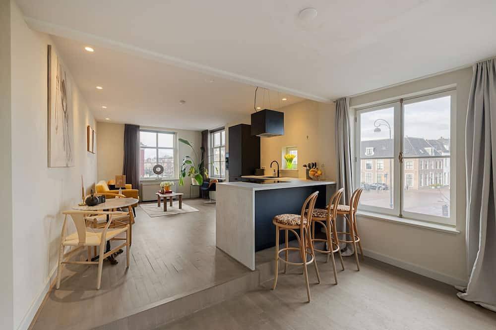 Ganze Wohnung, Stylish apartment featuring modern design and beautiful views, set in a peaceful location in the historic heart of Haarlem — ideal for expats and high-end short stays. in Haarlem, Niederländische Nordsee