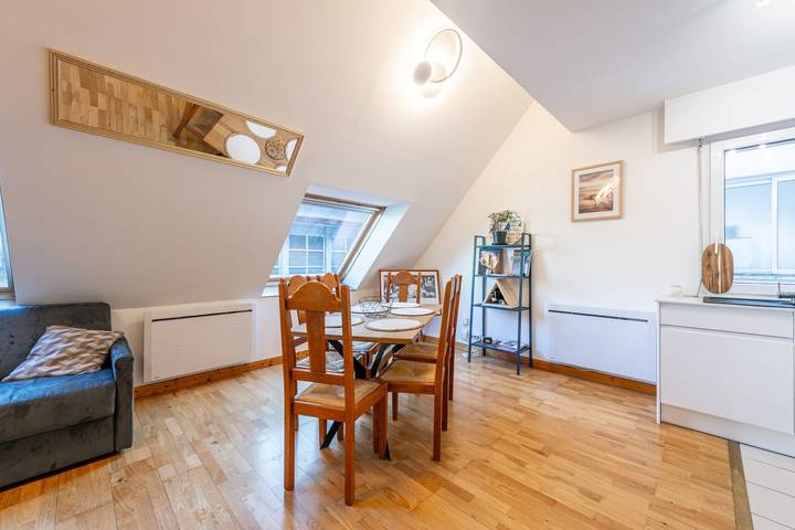 Gîte pour 3 personnes, adapté aux familles dans Office De Tourisme Lac D Annecy Rive Plein Soleil