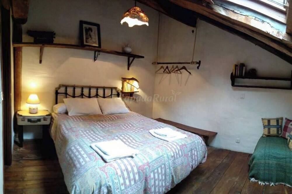 La Valleja getaway for groups seeking serenity and natural beauty of Picos in Peñamellera Alta, Costa Verde (Spain)