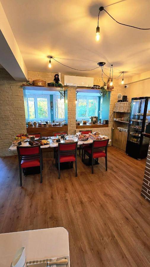 Hôtel pour 2 personnes, avec Terrasse et Vue à Guéret - 2