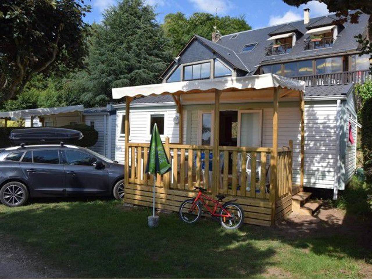 Casa móvil para 5 pers, terraza, cocina equipada in Salles-Curan, Lago de Pareloup